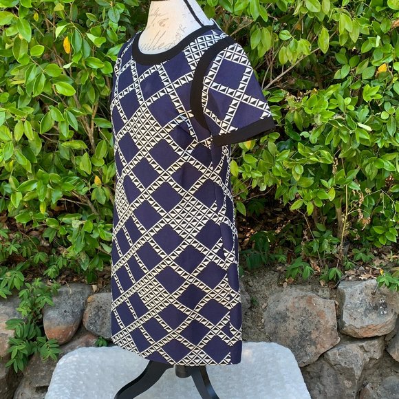 Trina Turk Sheath Dress sz 10 NWT - Picture 2 of 7